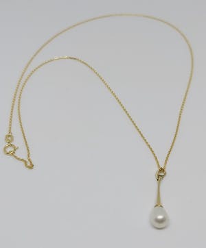 14k gouden collier met een zoetwater parel kopen? Bied vanaf 160!