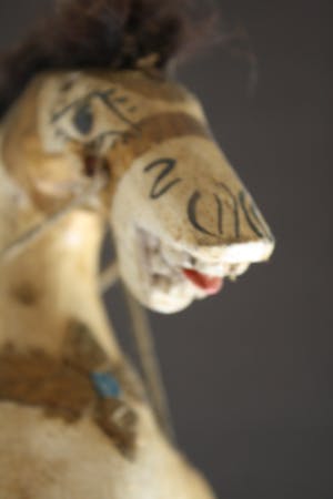 Niet of onleesbaar gesigneerd - Antiek Polychroom beschilderd marionetten paard kopen? Bied vanaf 1!