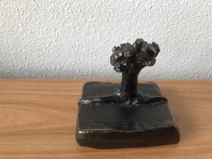 Brons (Onbekend) - Gesigneerd beeldje van een KNOTWILG kopen? Bied vanaf 45!