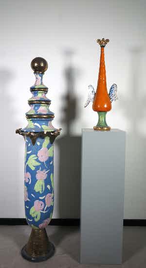 Niet of onleesbaar gesigneerd - Aardewerk, Lot van twee objecten verkocht voor € 1!