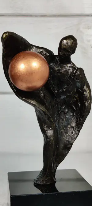 Corry Ammerlaan - jonglerende jongen met bal kopen? Bied vanaf 20!