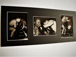 Niet of onleesbaar gesigneerd - Bewerkte bob van Dam fotoserie bokswedstrijd bep van Klaveren 1955 kopen? Bied vanaf 1!