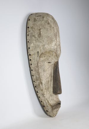 Fang - Groot houten Ngil masker met wit pigment kopen? Bied vanaf 60!