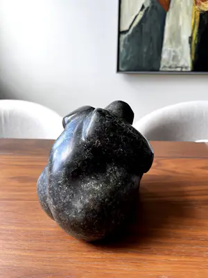 Ati Emmerik - bronzen sculptuur - Niemand mag mijn tranen zien kopen? Bied vanaf 400!