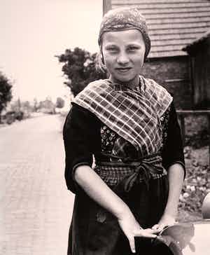 Marianne Dommisse - Foto, Meisje uit Staphorst verkocht voor € 1!