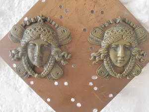 Brons (Onbekend) - Twee 19e eeuwse ornamenten kopen? Bied vanaf 35!