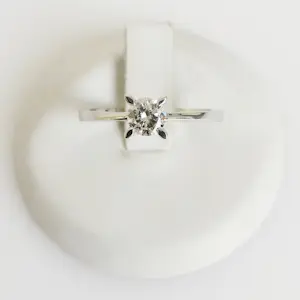 Diamanten ring kaufen? Bieten Sie von 650!