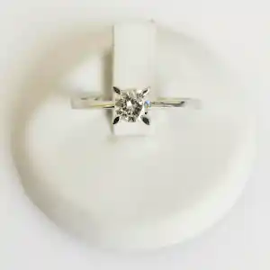 Diamanten ring kaufen? Bieten Sie von 650!