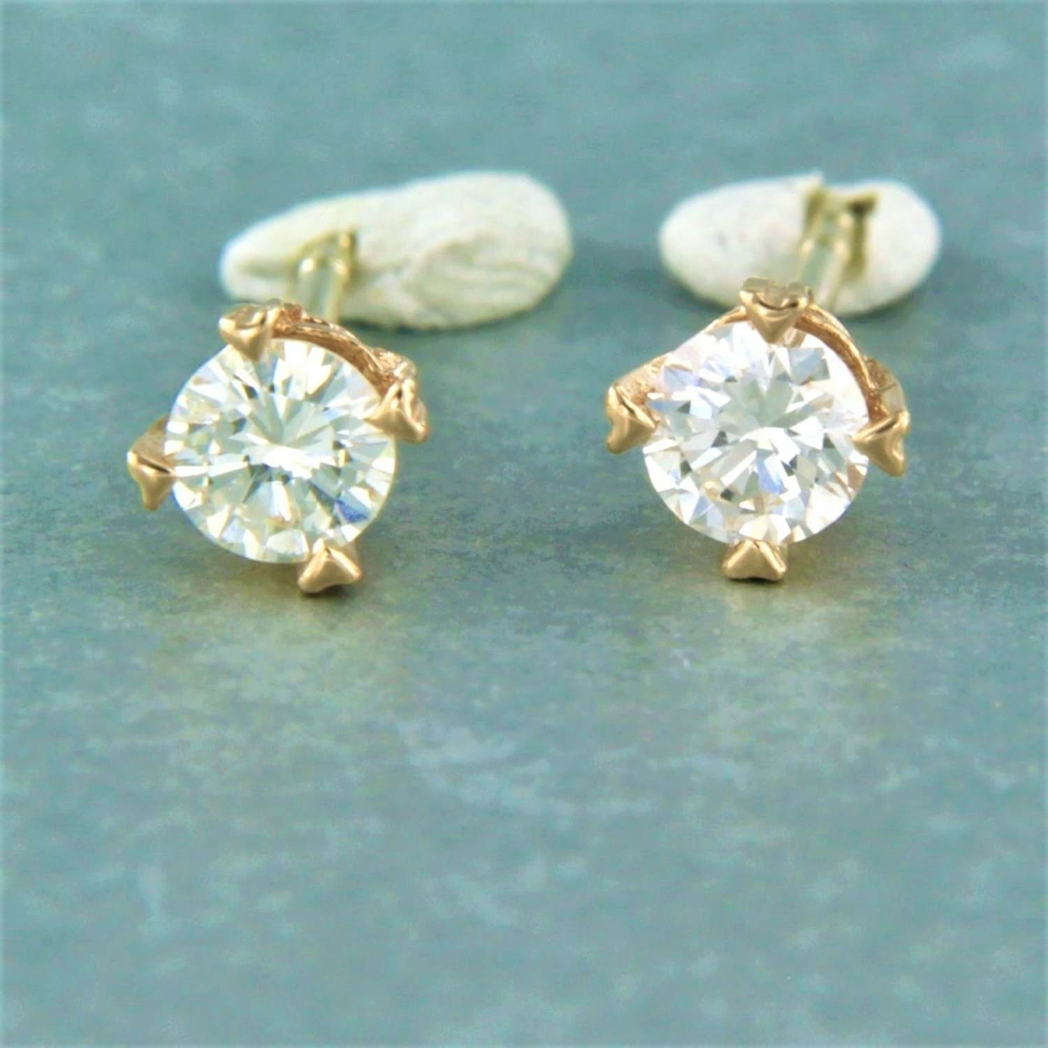 18k rosé gouden solitair oorknoppen met briljant geslepen diamant tot. 0.24ct kopen? Bied vanaf 280!