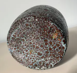 Niet of onleesbaar gesigneerd - Vintage aardewerken vaasje met lichtblauw bruisglazuur kopen? Bied vanaf 1!