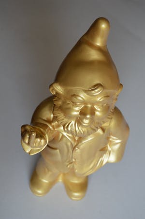 Ottmar Horl - Grote Gnome F*ck You Gesture Goud kopen? Bied vanaf 1!