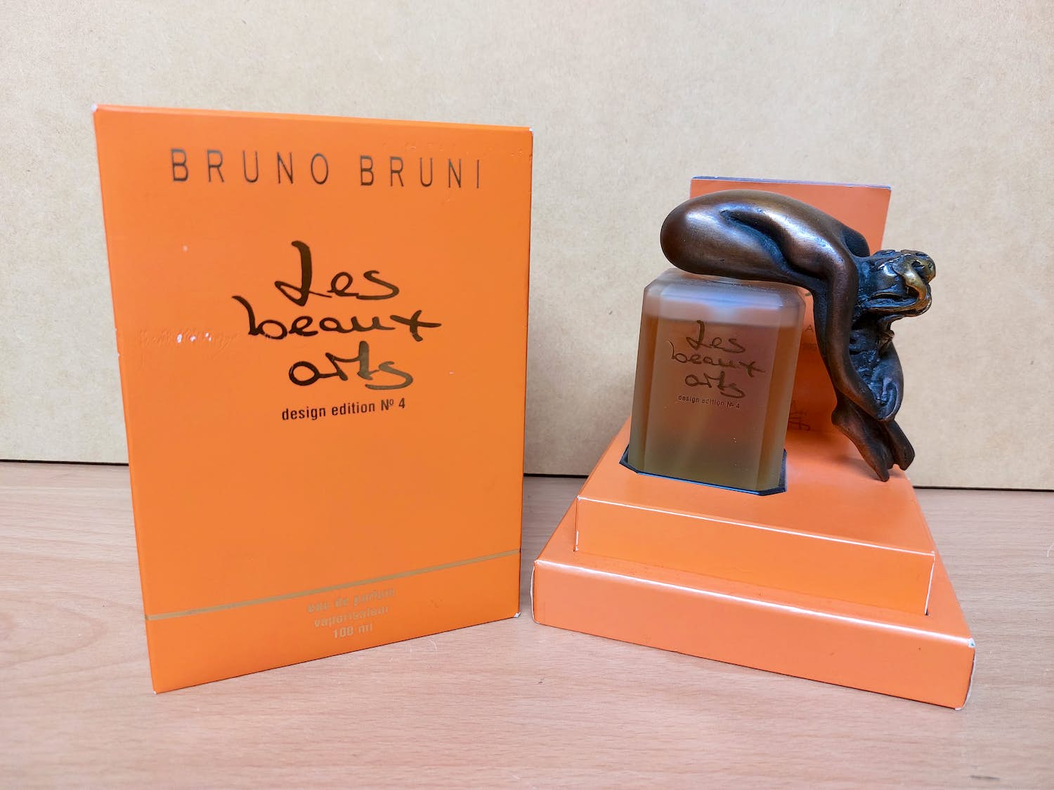 Bruno Bruni - Bronzen sculptuur FIORA op parfumfles voor LES BEAUX ARTS kopen? Bied vanaf 50!