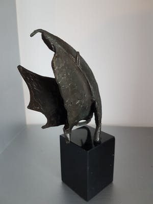 Bernadette Leijdekkers - Brons beeld " de wind in de zeilen " kopen? Bied vanaf 50!