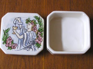 Plateelbakkerij Zenith - en Regina - Schaal en Sieraden-/Pillendoosje kopen? Bied vanaf 1!
