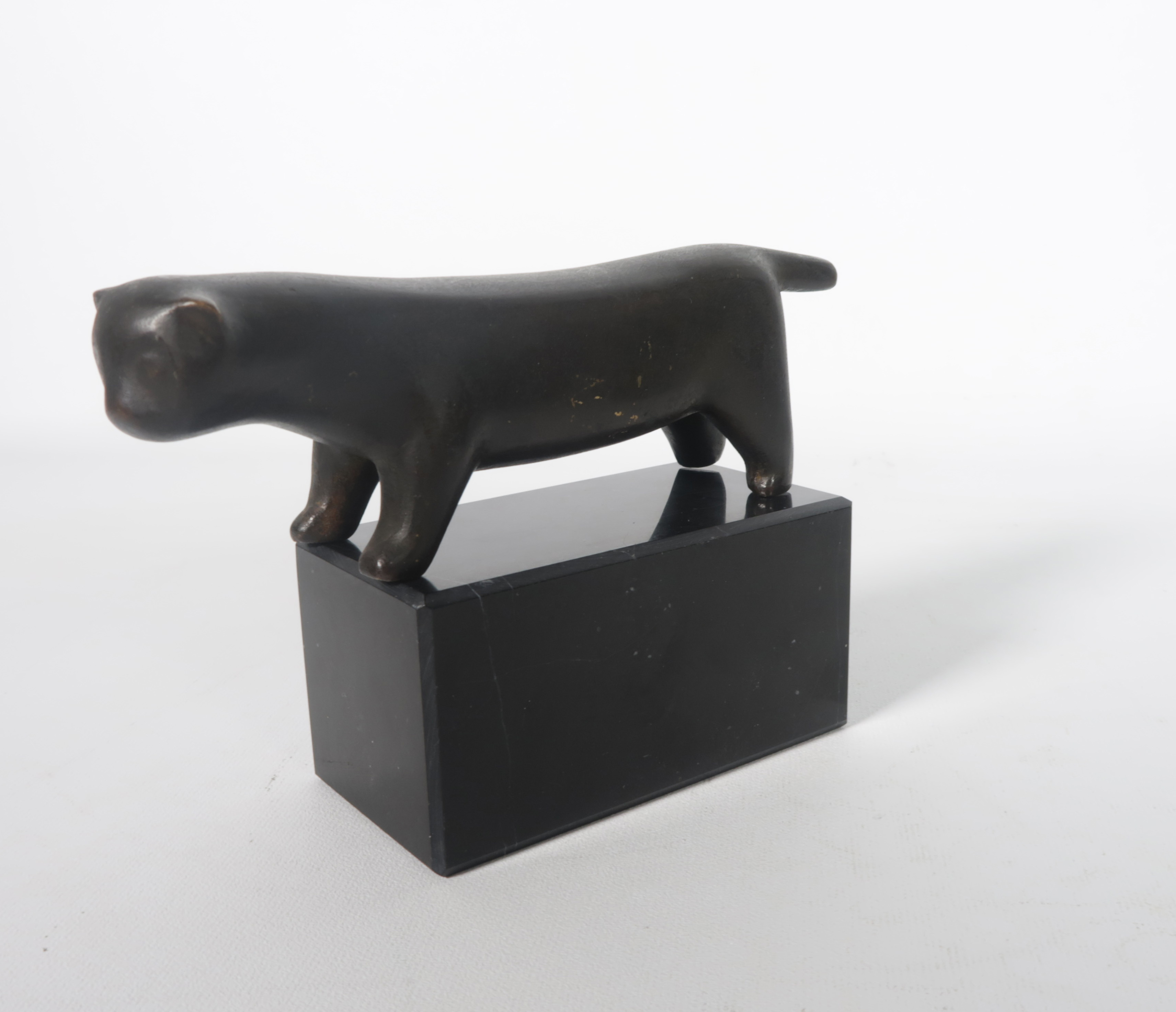 Adam Henein - Bronzen beeld, Kat incl. sokkel verkocht voor € 1500!