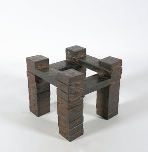 David van de Kop - Constructivistisch ijzeren beeld met vier pilaren kopen? Bied vanaf 300!