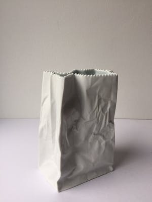 Tapio Wirkkala - Papieren Zak Vaas biscuit (mat) porselein voor Rosenthal 1977 h 19 cm kopen? Bied vanaf 69!
