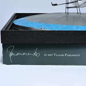 Panamarenko - Beeld: vliegend eiland kopen? Bied vanaf 1995!