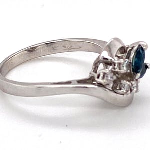 18K Goud - witgouden ring met diamant en saffier. maat 54,25(17,5) 3,76gr kopen? Bied vanaf 220!