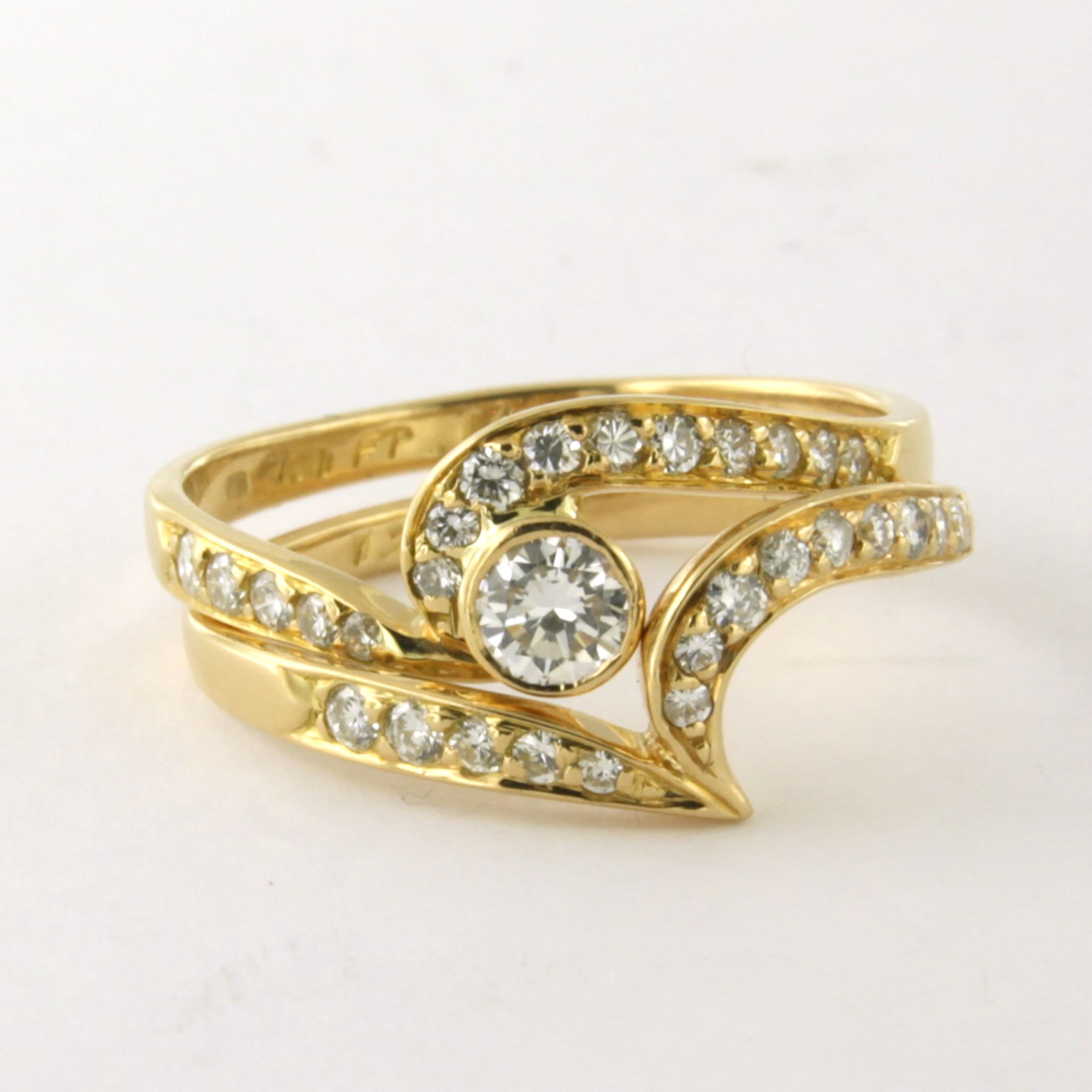 set van twee 18k geel gouden ringen met briljant geslepen diamant tot. 0.68ct kopen? Bied vanaf 750!