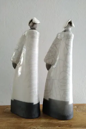 Niet of onleesbaar gesigneerd - 2 abstracte sculpturen, keramiek kopen? Bied vanaf 1!