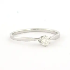 18k witgouden solitair ring met briljant geslepen diamant tot. 0.13ct kopen? Bied vanaf 220!