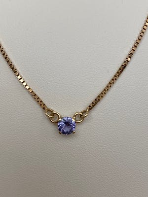 14 karaat geel goud collier met  0.60 ct Tanzaniet hanger kopen? Bied vanaf 220!