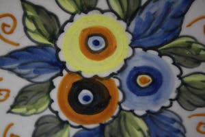 Niet of onleesbaar gesigneerd - Drie Prachtige Keramische Zeer Oude Borden gemaakt in Talaverda (Spanje) en Ver kopen? Bied vanaf 1!