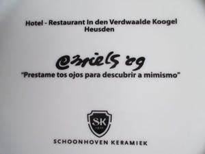 Clemens Briels - Kleurrijk groot sierbord kopen? Bied vanaf 35!