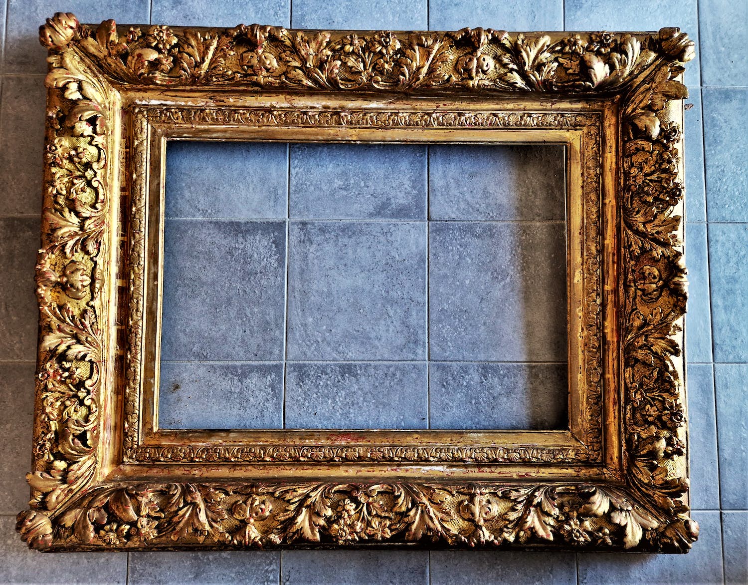 Niet of onleesbaar gesigneerd - Kapitale 19e eeuwse (of ouder) goudvergulde lijst - 110 x 90cm kopen? Bied vanaf 1!