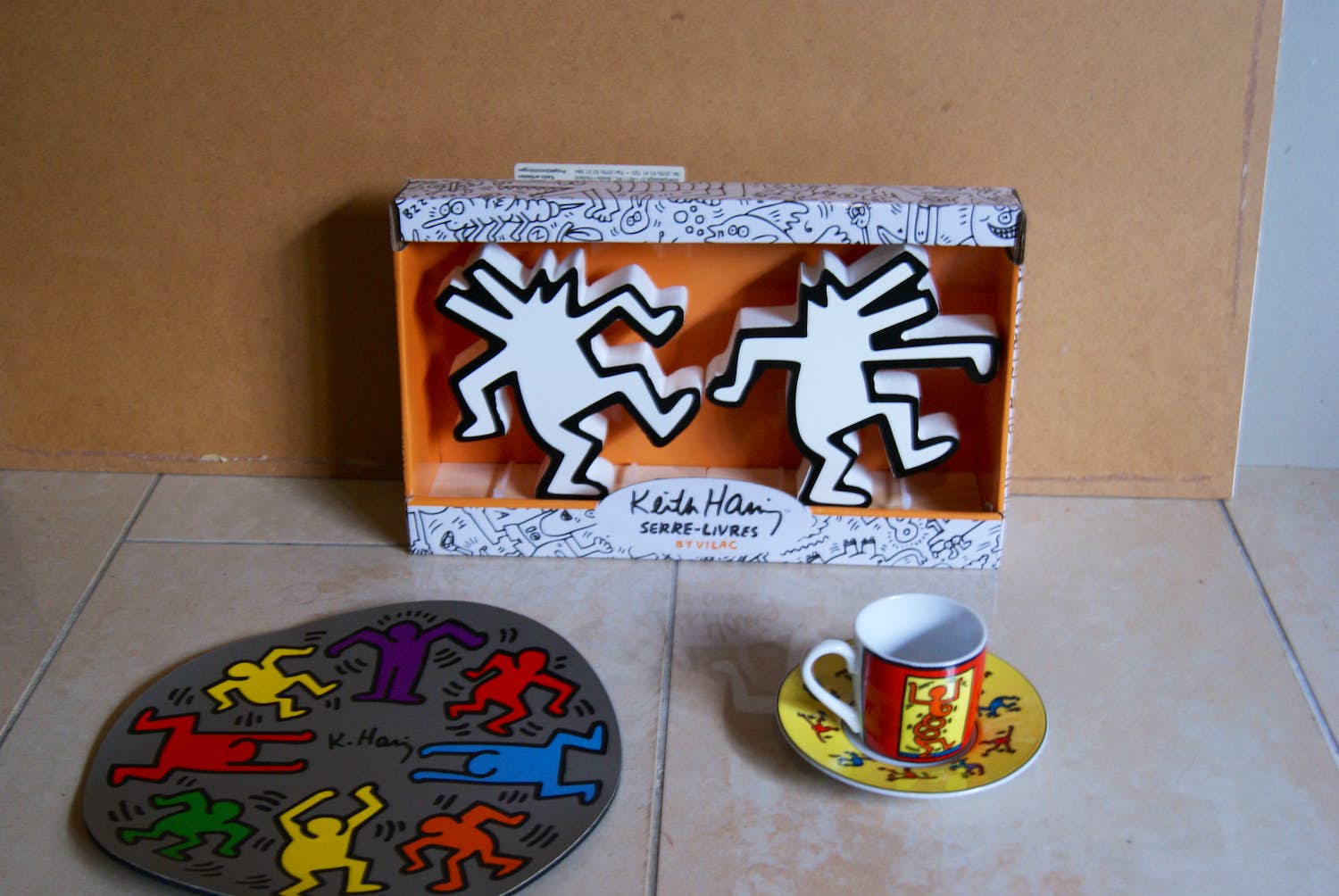Keith Haring - boekensteunen - espresso kopje en schotel - muismat in 1 kavel ! kopen? Bied vanaf 50!