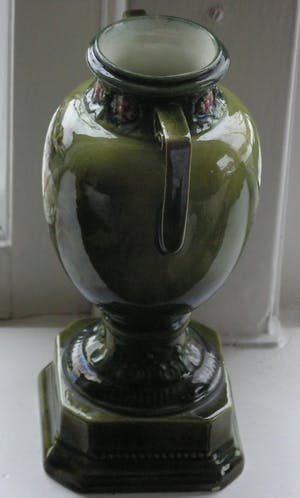 Niet of onleesbaar gesigneerd - Duits Jugendstil Majolica amfoor vaasje kopen? Bied vanaf 1!