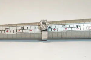 19 - Exclusieve CHOPARD happy diamonds 18Krt wit goud & diamanten ring kopen? Bied vanaf 1580!