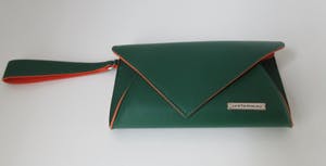 Jan Taminiau - Groen Oranje Clutch uitgevoerd voor KLM kopen? Bied vanaf 24!