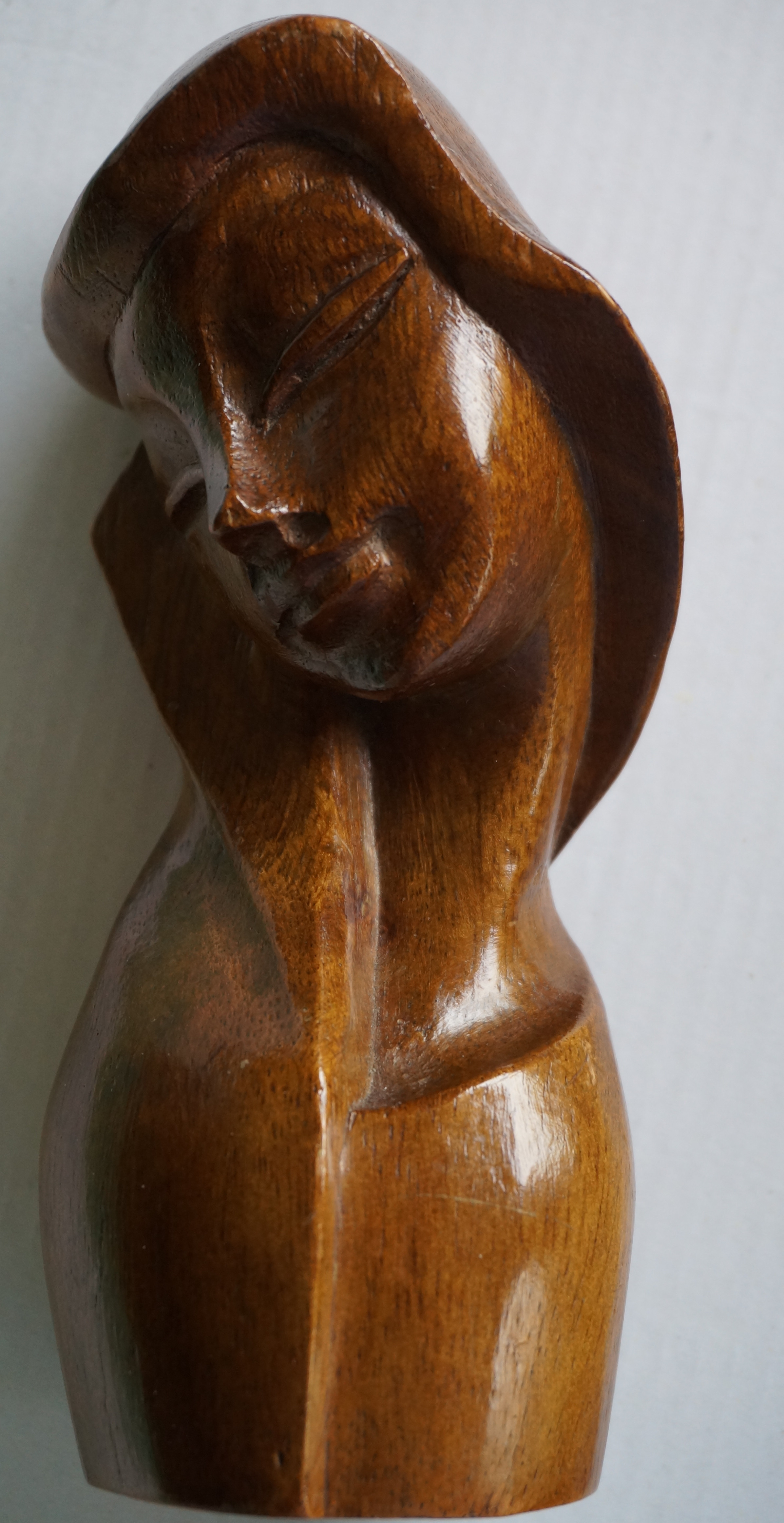 Niet of onleesbaar gesigneerd - Vrouwenkopje (Madonna?) kopen? Bied vanaf 1!