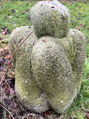 Herman Van Nazareth - prachtig mooi stenen beeld van figuur kopen? Bied vanaf 500!