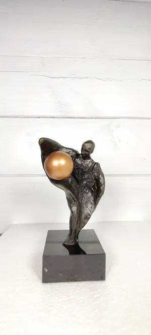 Corry Ammerlaan - jonglerende jongen met bal kopen? Bied vanaf 20!