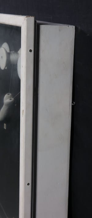 Jos Verbeek - Assemblage, Het principe van een radio - Ingelijst kopen? Bied vanaf 100!