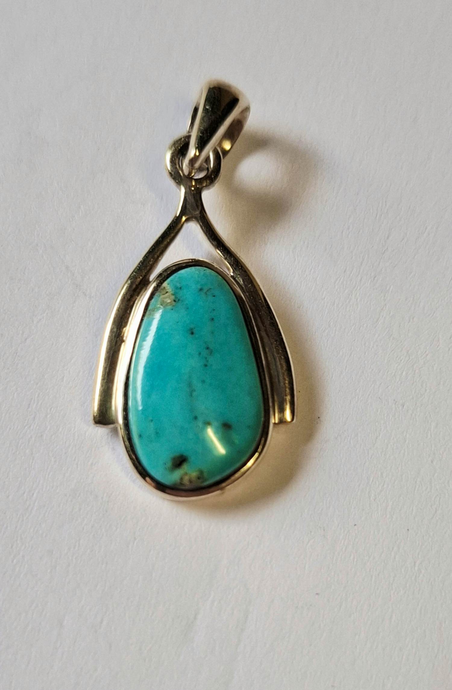 Een prachtige zilveren hanger met een mooie Turkoois edelsteen kopen? Bied vanaf 50!