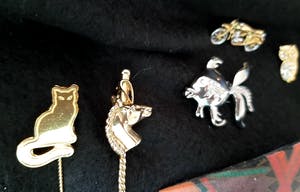 Curiosa - Bijzondere collectie vintage broches 11 stuk's kopen? Bied vanaf 1!