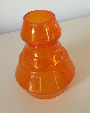 Niet of onleesbaar gesigneerd - Blauwe en oranje Space Age glazen lampenkapjes kopen? Bied vanaf 1!