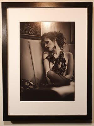 Niet of onleesbaar gesigneerd - Naakfoto van klassieke schoonheid door Georg Goryunov kopen? Bied vanaf 1!