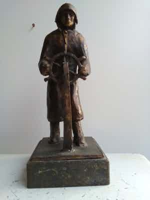 Adri de Waard - Stuurman schipper in brons getekend A.De Waard verkocht voor € 175!