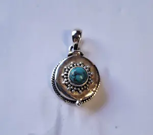 Nieuwe zilveren medaillon hanger met turquoise, edelsteen kopen? Bied vanaf 60!