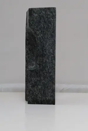 Leo de Beer - granieten zuil kopen? Bied vanaf 100!