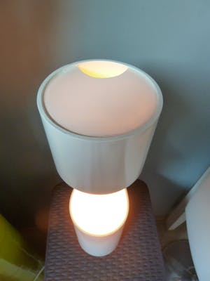 Niet of onleesbaar gesigneerd - Design tafellamp (naar ontwerp vintage jaren ‘70) kopen? Bied vanaf 1!