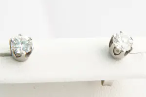 162- Prachtige set 14 krt gouden dames oorstekers met ca 0.80ct (G/si1) diamant. kopen? Bied vanaf 630!