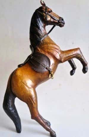 Steigerend Paard - Handgemaakt uit Leer- In fraaie staat (!) - IN PRIJS VERLAAGD verkocht voor € 29!