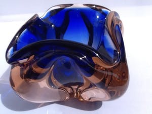 Josef Hospodka - Zware kristallen sommerso schaal/asbak Chribska. kopen? Bied vanaf 35!