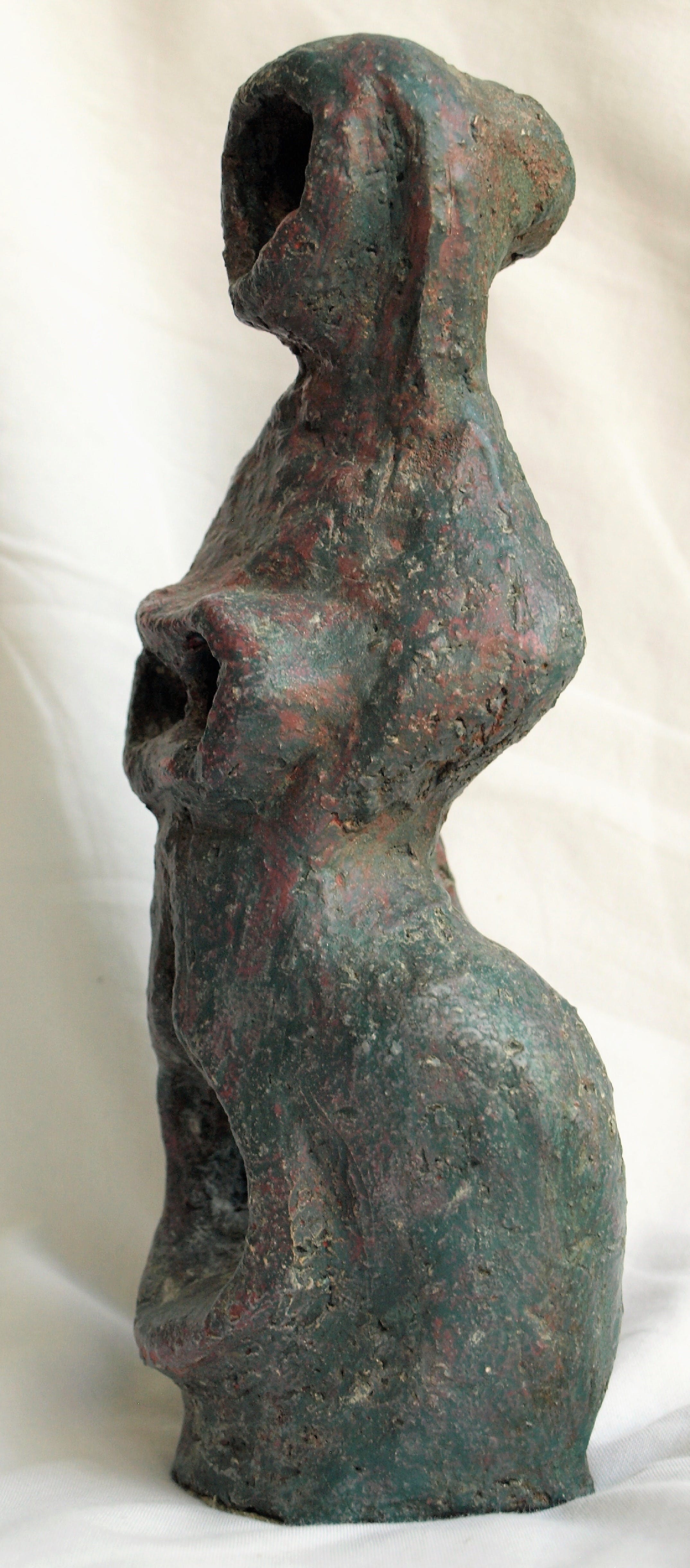 Klaas Pijlman - Sculpture , Madonna – Chamotte / Aardewerk – ca 1970 kopen? Bied vanaf 75!